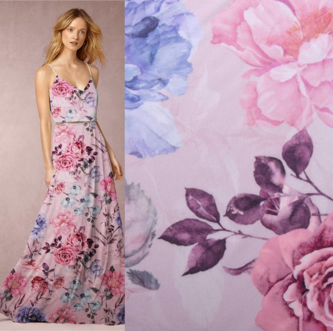 Umělé hedvábí Silky v růžové barvě s digitálním potiskem rozkvetlých květin AV21007888
