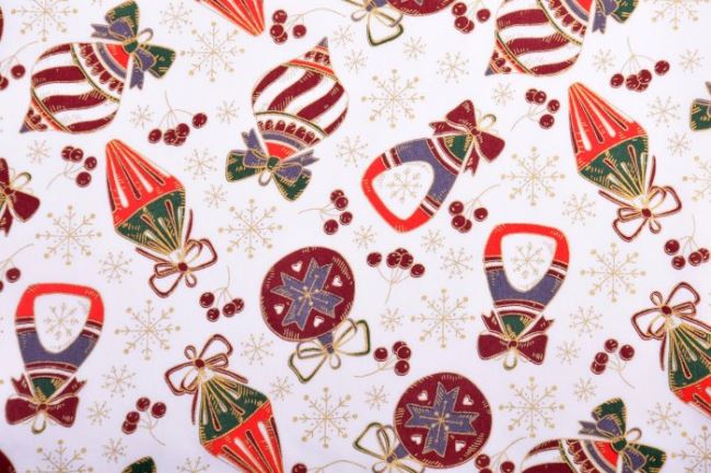Vánoční látka z bavlny v jemné smetanové barvě s potiskem vánočních ozdob 12717/051