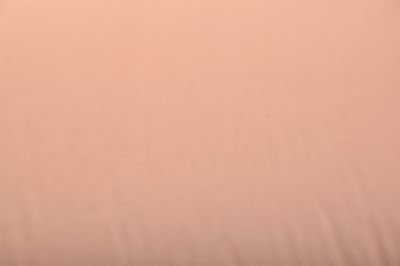 Strečový satén v lososové barvě 04241/011 (1)