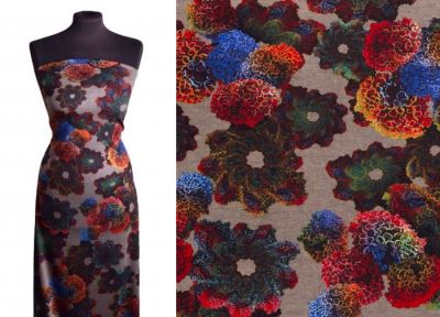 Silnější úplet v béžové barvě s květy 14236/054