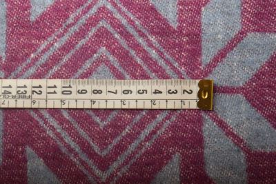 Kabátová látka vmodré barvě se vzorem ornamentů DS-GL2090/1 (3)