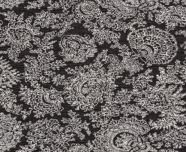 Krešovaný šifón v černé barvě s potiskem květinových ornamentů 17167/069
