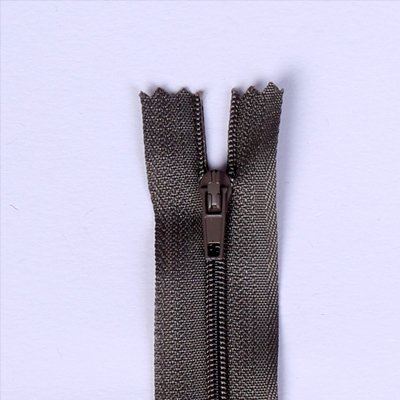 Spirálový zip v khaki barvě 16cm I-3S0-16-327