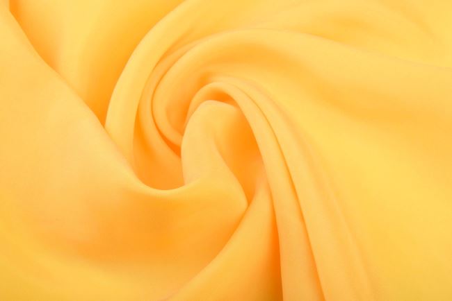Cupro v žluté barvě se sametovým povrchem QT012