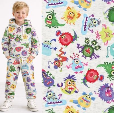 Alpenfleece v žíhané šedé barvě s digitálním potiskem strašidel 22388/020