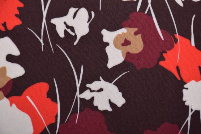 Viskóza v tmavě hnědé barvě s abstraktním potiskem květin 07334/905