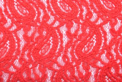 Krajka v červené barvě s ozdobným motivem PAR1134