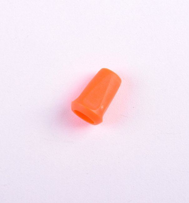 Plastová koncovka na šňůrky ve svítivě oranžové barvě K-B10-14801-574