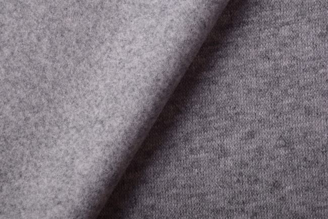 Počesaná pletenina ve světle šedém melíru Q22418-065D