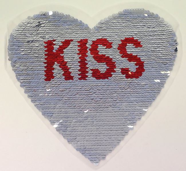 Aplikace s měnícími se flitry ve tvaru srdce s nápisem KISS 31640