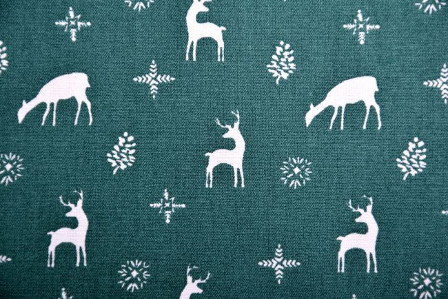 Vánoční látka z bavlny v zelené barvě s potiskem jelenů K15024-025D