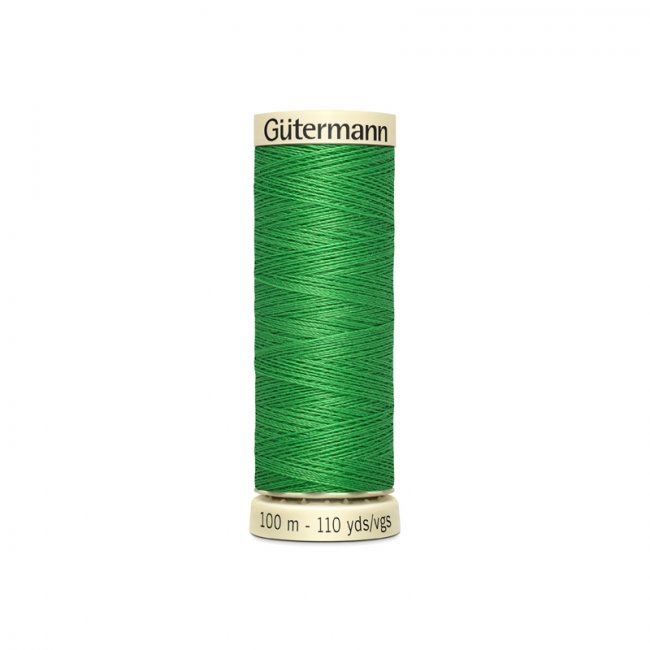 Univerzální šicí nit Gütermann v zelené barvě 833