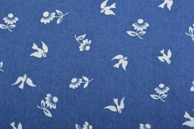 Košilová džínovina v modré barvě s potiskem květin a ptáčků 10033/003
