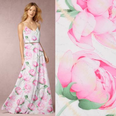 Umělé hedvábí Silky v bílé barvě s digitálním potiskem květin Z028 Umělé hedvábí Silky v bílé barvě s digitálním potiskem květin Z028