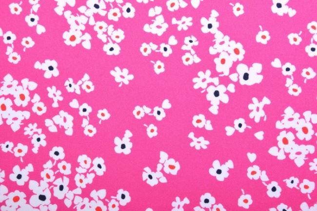 Halenkovina v růžové barvě s potiskem bílých květin E181