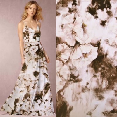 Umělé hedvábí Silky v hnědé barvě s digitálním potiskem květin Z047