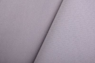 Korzetový satén v tmavě šedé barvě TI187