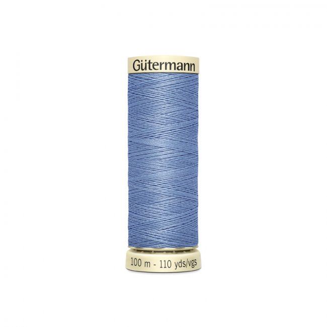 Univerzální šicí nit Gütermann ve světle modré barvě s nádechem fialové 74