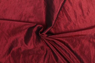 Krešovaný taft tmavě červený 05516/016 Krešovaný taft tmavě červený 05516/016