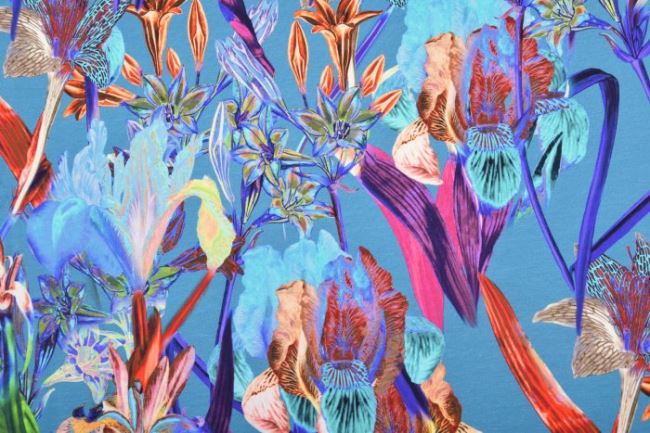 Bavlněný úplet s digitálním v tyrkysové barvě s potiskem velkých květin 16349/630