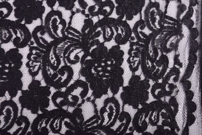 Krajka v černé barvě s plastickým vzorem květin 12297/999