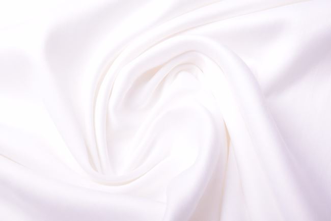 Viskóza s příměsí cupra v bílé barvě Q1181