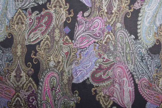 Pletenina v hnědé barvě se vzorem ozdobných ornamentů MI57152/909