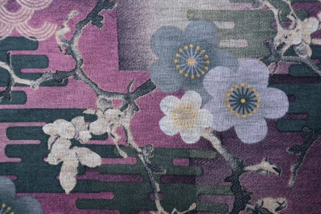Punto di Roma ve fialové barvě s geometrickým vzorem s květy 18128/043