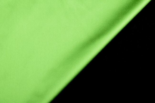 Korzetový satén v hráškově zelené barvě SA178