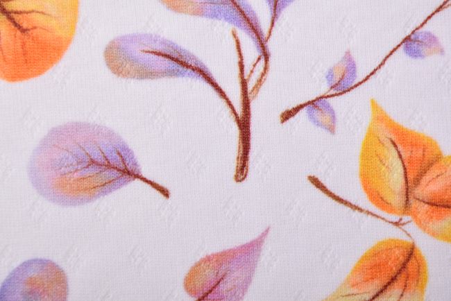 Bavlněný úplet ve smetanové barvě s digitálním potiskem podzimních listů 184663