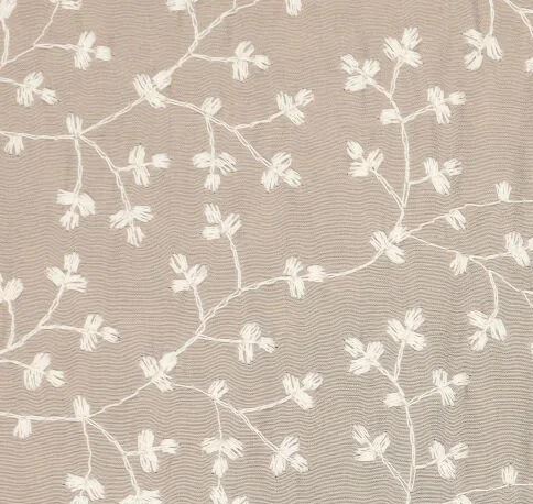 Jemná látka v béžové barvě s vyšitými květy 19604/172
