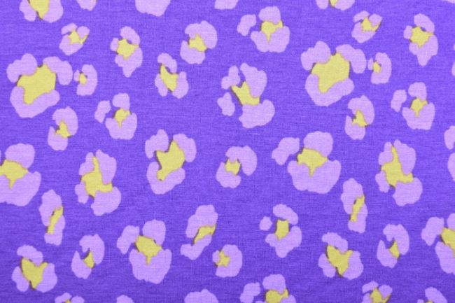 Viskózový úplet ve fialové barvě s potiskem květin K8