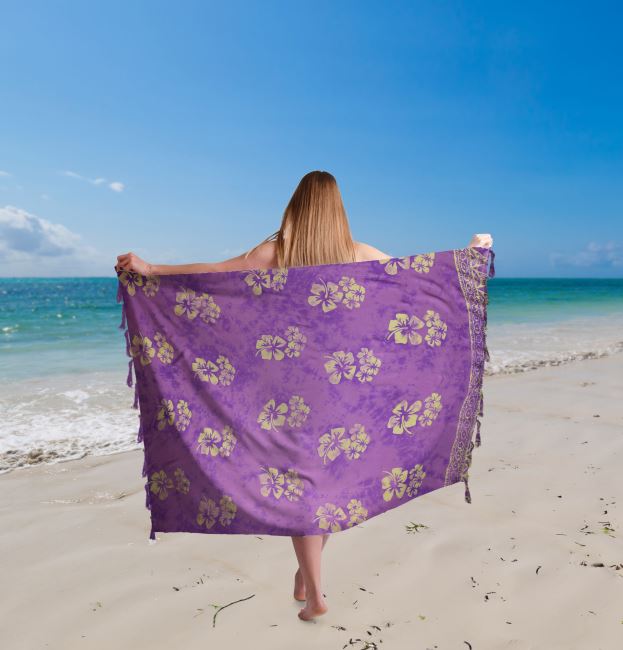 Pareo/sarong z Bali s kokosovou sponou ve fialové barvě s potiskem květin BALI52