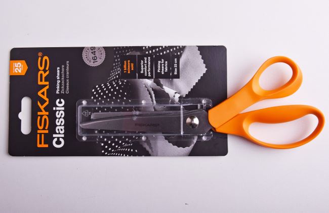 Entlovací  nůžky Fiskars 23 cm 1005130