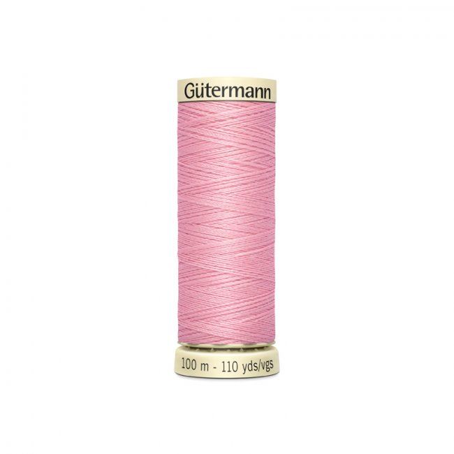 Univerzální šicí nit Gütermann ve světle růžové barvě 43