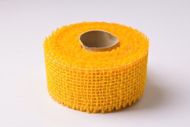 Jutová stuha v žluté barvě 5 cm 06321