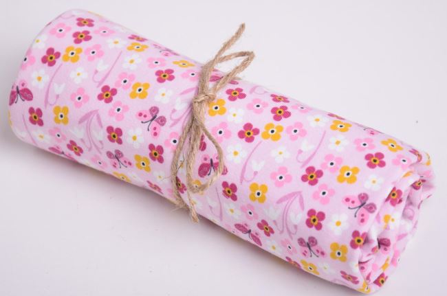 Rolička bavlněného úpletu v růžové barvě s potiskem květin a motýlů RO17676/011