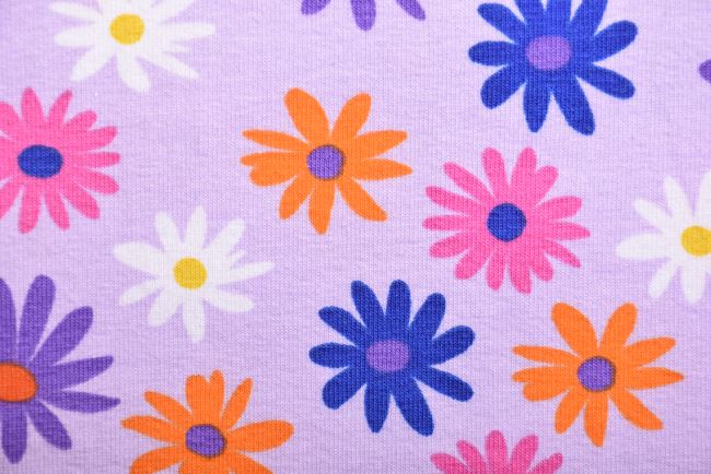 Bavlněný úplet ve světle fialové barvě s potiskem květin 19630/043