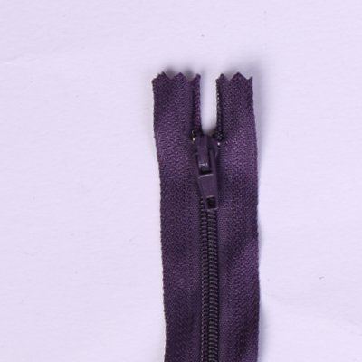 Spirálový zip ve fialové barvě 18cm I-3C0-18-196