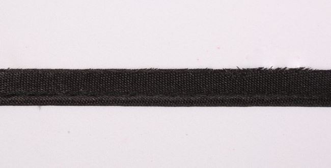 Saténová paspulka v černé barvě LWO-081