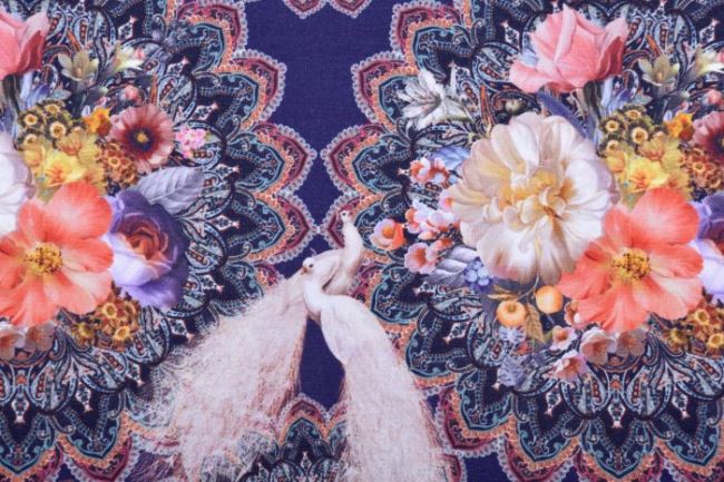 Bavlněný úplet ve fialové barvě s digitálním potiskem květinových mandal a pávů 14921-15