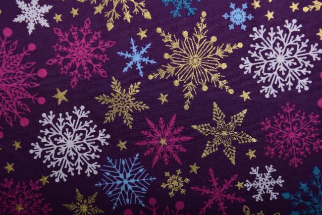 Vánoční látka z bavlny ve fialové barvě s potiskem sněhových vloček 18714/044