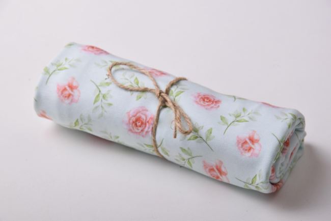 Rolička bavlněného úpletu v mentolové barvě s potiskem květin RO17447/021