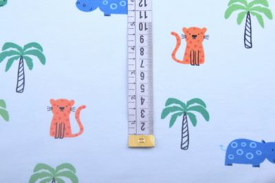 Bavlněný úplet ve světle modré barvě s potiskem zvířátek 21837/002 (2)