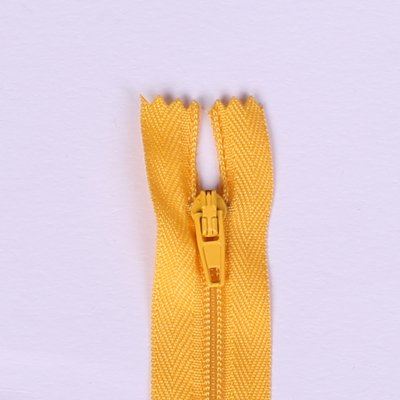 Spirálový zip v barvě žluté 18cm I-3C0-18-111