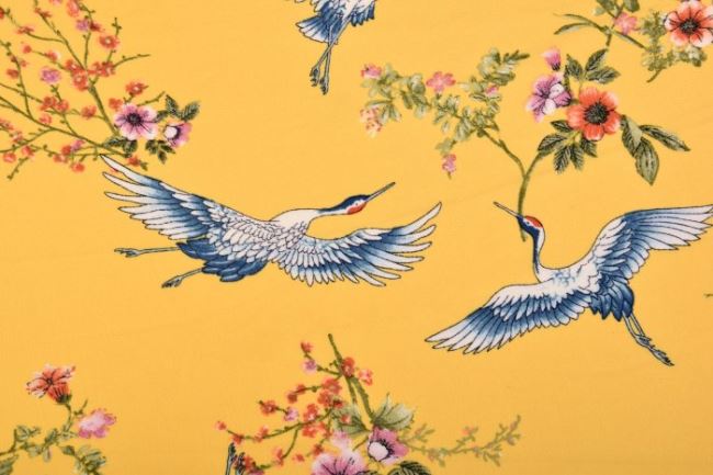 Krepšifón ve žluté barvě s potiskem ptáčků 14935/570