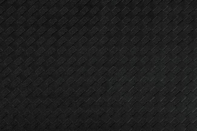 Koženka v černé barvě s vytlačeným vzorem kostiček 12279/997