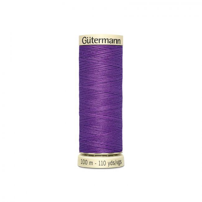 Univerzální šicí nit Gütermann v purpurové barvě 571