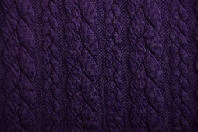 Pletenina ve fialové barvě s copánky 13423/805
