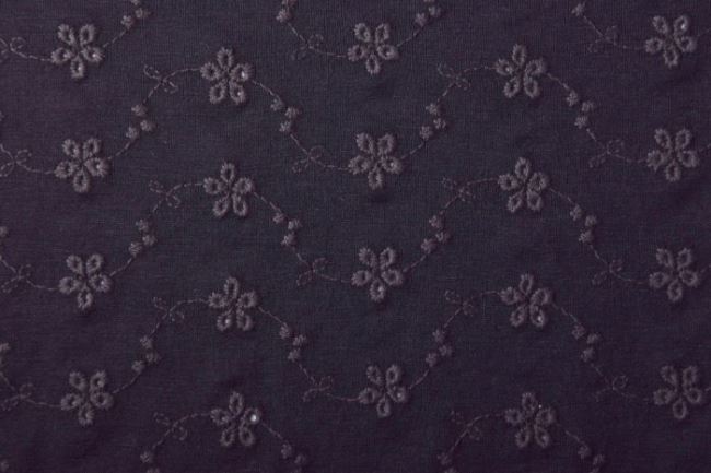 Viskózový úplet v černé barvě s vyšitým květinovým vzorem 13588/069